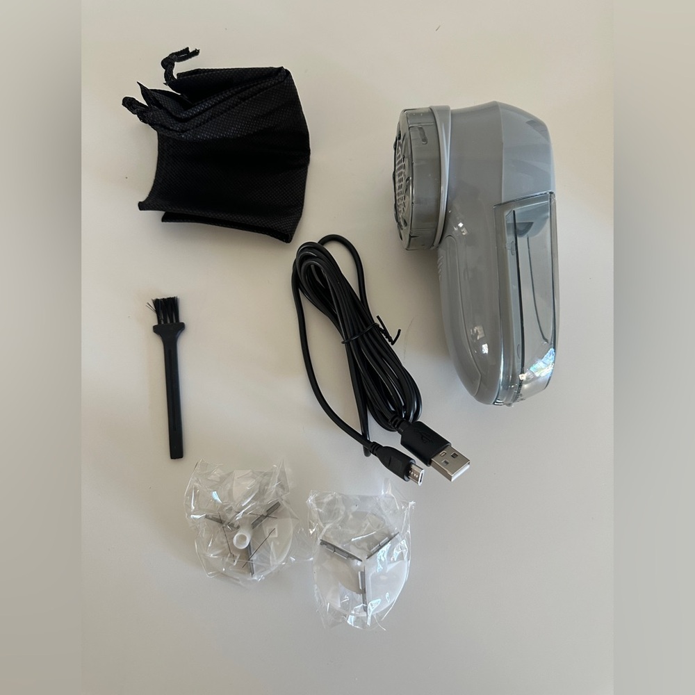 2 in 1 Fabric Shaver | New in Box Fabric Shaver